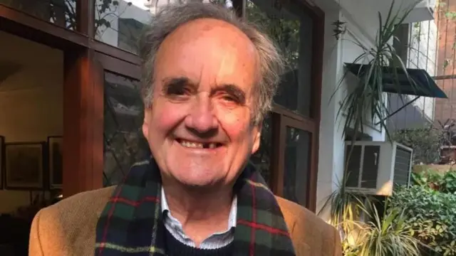 मार्क टली यांच्या व्यक्तिमत्त्वात अतिशय साधेपणा होता.