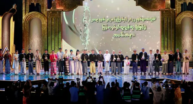 မြန်မာ့ရုပ်ရှင်ထူးချွန်ဆုပေးပွဲမှာ ပိတောက်ကတဲ့ ဂီတဇာတ်ကားက ဆု ၄ ဆုအထိ ရရှိ 
