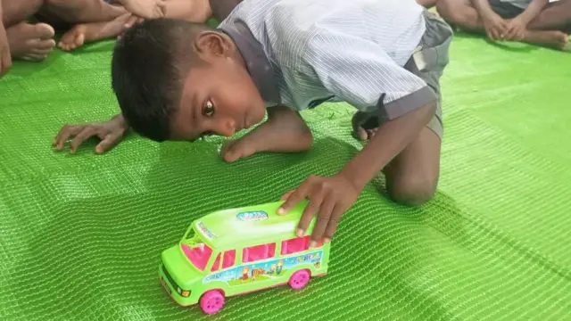 शिक्षक दिनः गडचिरोलीतल्या मांतय्या गुरुजींनी शाळेमधून असा केला गावाचा कायापालट