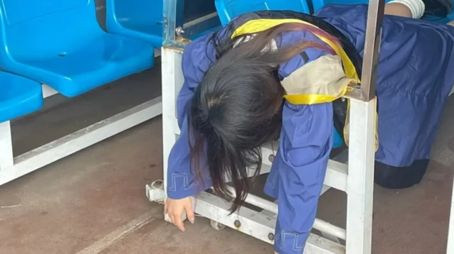 တရုတ်၊ လူငယ်၊ အလုပ်လက်မဲ့