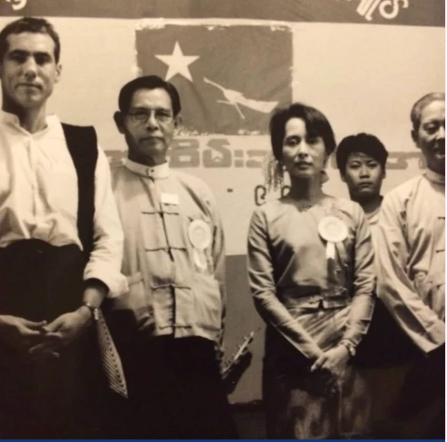 ဒေါ်အောင်ဆန်းစုကြည်ရဲ့ အတွင်းစည်းထဲ ကျွမ်းဝင်ခွင့် ရှိခဲ့သူ အလန် ကလဲဲမန့်စ် 