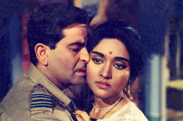 संगम (1964) राज कपूर की पहली कलर फ़िल्म थी