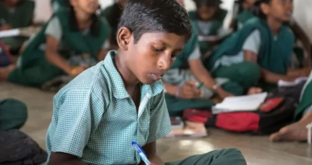 'பிறப்பு விகிதம் குறைவு காரணமாக 1,204 பள்ளிகளில் மாணவர் சேர்க்கை நடைபெறவில்லை' எனவும் அரசின் செய்திக் குறிப்பு கூறுகிறது. 