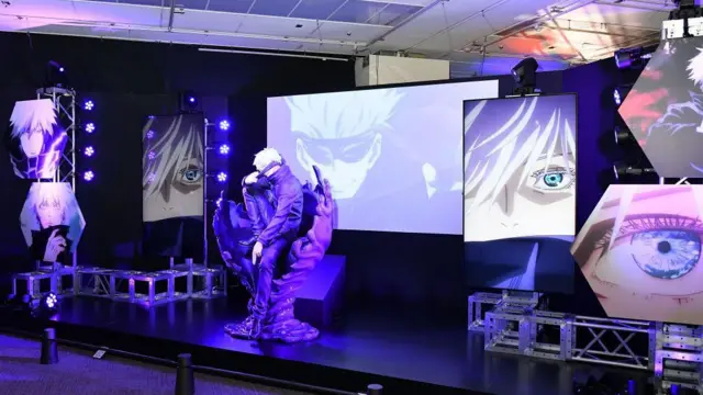Patung Gojo Satoru dalam pameran "Jujutsu Kaisen" pada 14 Maret 2023 di Tokyo, Jepang.