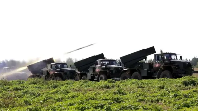 Ҳарбий автомобиллар устидаги ракета тизимларидан ўт очиш