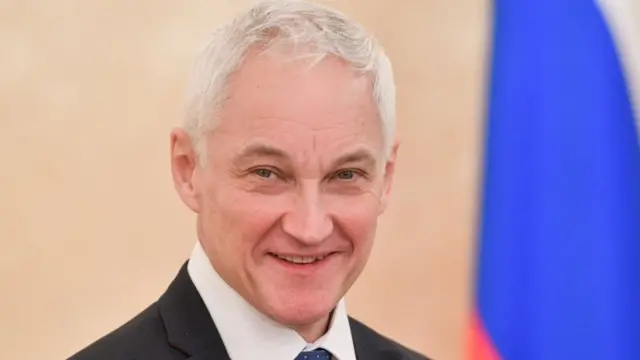 経済学者のアンドレイ・ベロウソフ氏がショイグ氏の後任として国防相に就任する