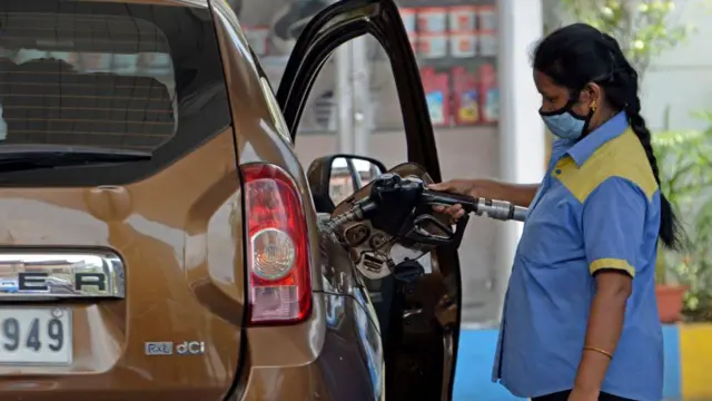 पेट्रोल के दाम 