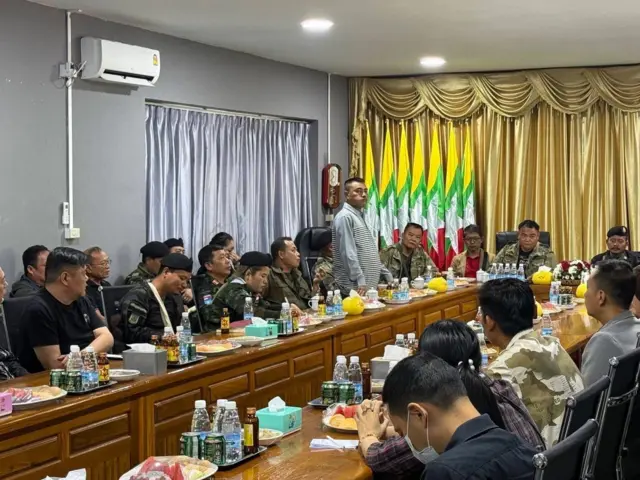 BGF ခေါင်းဆောင်က ဇန်နဝါရီ ၁၄ ရက် က ရွှေက္ကို က တရုတ်လုပ်ငန်းရှင်တွေကို ခေါ်ယူသတိပေးခဲ့တယ်ဆိုတဲ့အစည်းအဝေး
