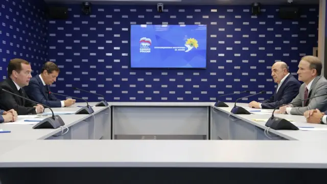 Медведчук на встрече с Медведевым 10 июля в Москве обсуждал проблемы транзита газа и снятие санкций с украинских компаний