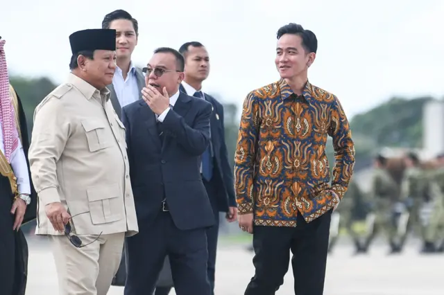 Prabowo-Gibran: Potret kebijakan pemerintah – Viral dulu, cabut kemudian -  BBC News Indonesia