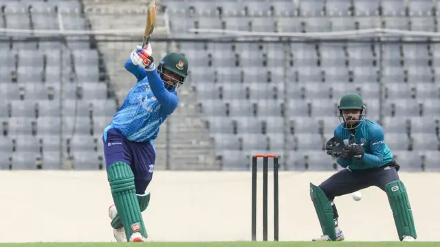 প্রাইম ব্যাংক ও মোহামেডানে খেলা প্রায় সব ক্রিকেটারেরই বাংলাদেশ জাতীয় দলে খেলার অভিজ্ঞতা আছে