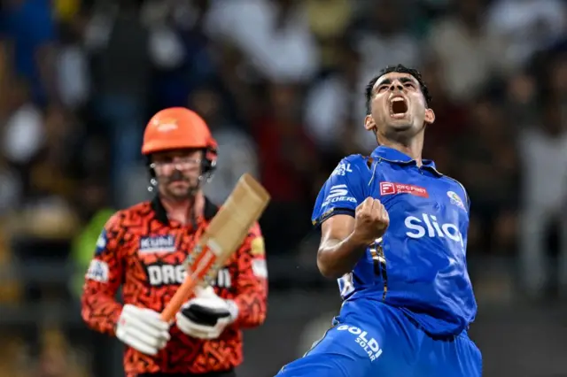 மும்பை ஹைதராபாத்