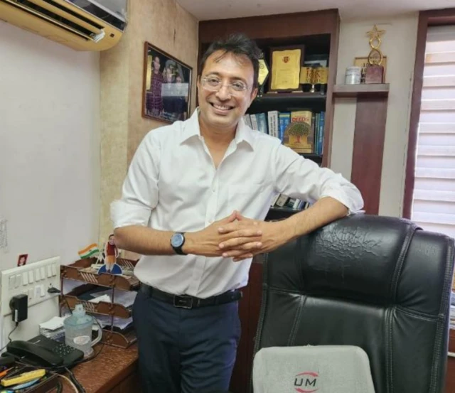 चार्टर्ड अकाउंटंट करीम लखानी म्हणतात की आता अनेक शहरांमधील नोकरदारांना कर वाचवण्यास मदत होईल