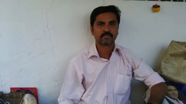 पुण्यातले फूल विक्रेते संतोष घारे