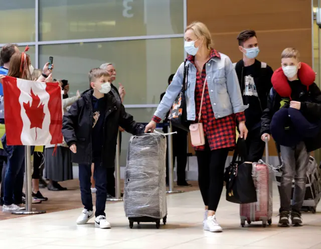 Быйыл Канадага Украинадан 300гө чукул качкын келген 