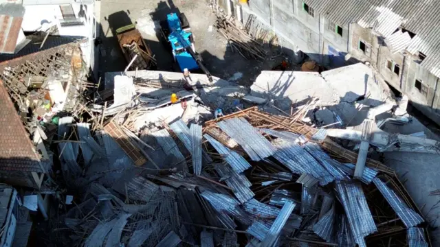 pondok pesantren, sidoarjo, runtuh