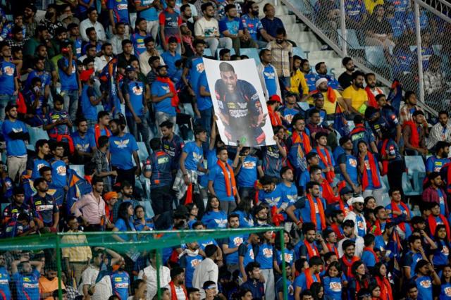 மும்பை - லக்னோ