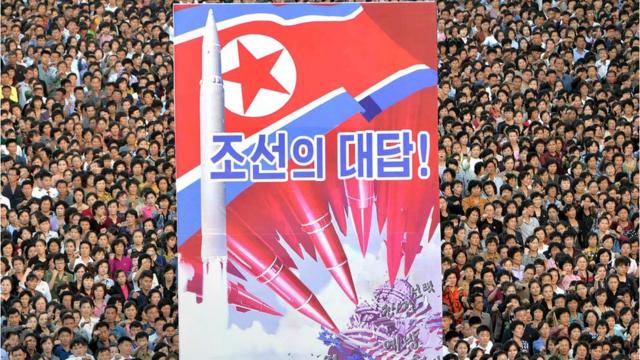 Miles de norcoreanos participaron el sábado en una manifestación en contra de Estados Unidos en Pyongyang.