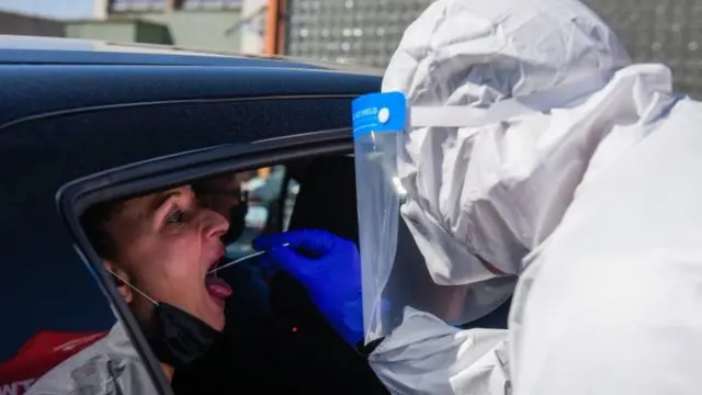 कोरोना वायरस, स्वास्थ्यकर्मी