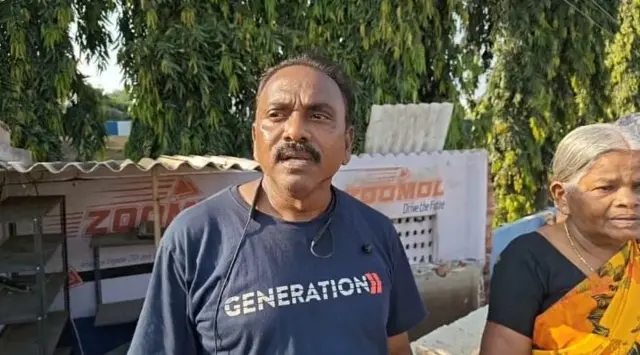 பேட்டரி பேருந்தில் பற்றிய தீ