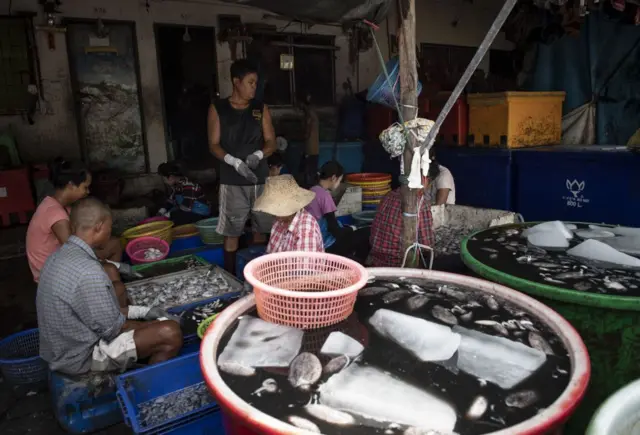 ထိုင်းနိုင်ငံလုပ်ငန်းခွင်က မြန်မာနိုင်ငံသားတွေ 