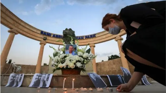 ناشطون في أربيل يحيون الذكرى السنوية الأولى لاغتيال هشام الهاشمي