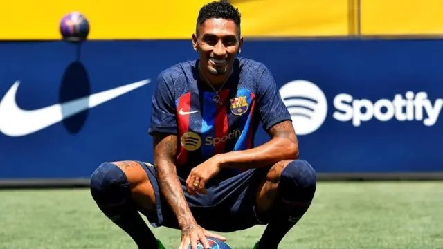 লিডস থেকে বার্সেলোনায় খেলতে এসেছেন রাফিনিয়া