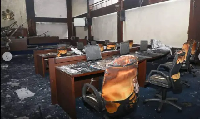 Ụlọomeiwu Rivas Steeti