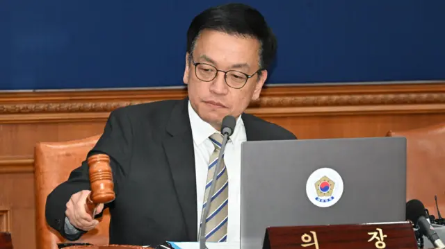 최상목 대통령 권한대행이 31일 정부 서울청사에서 국무회의를 주재하고 있다