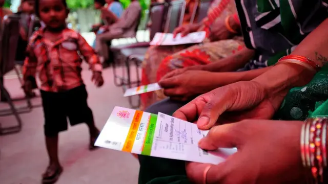 आधार, सुप्रीम कोर्ट