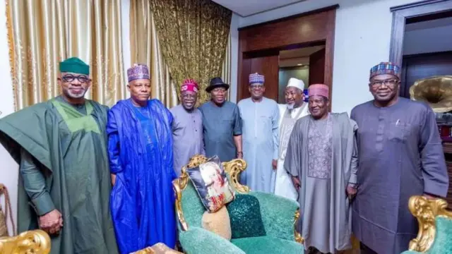 Àwòrán àwọn gómínà APC àti Tinubu nígbà tí wọ́n ṣew àbẹ̀wò sí ààrẹ àná, Jonathan 