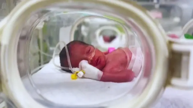 ગાઝામાં બાળકી 