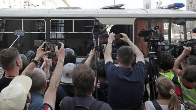 Журналисты