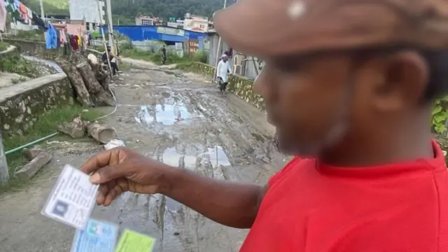 नेपालमा भारतीय बाटो हुँदै सयौँको सङ्ख्यामा रोहिन्ज्या शरणार्थी आएका छन्