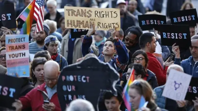 Trans gençlere destek yürüyüşü