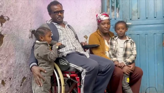 Barsiisaa Mokonnin Ajjamaa fi maatii isaanii (ijoollee lamaa fi haadha warraa isaa waliin)