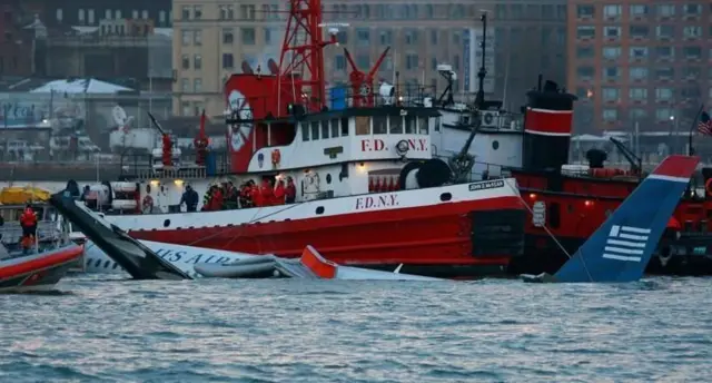 ન્યૂયૉર્ક, હડસન, વિમાન, ઇમરજન્સી, બીબીસી, ગુજરાતી