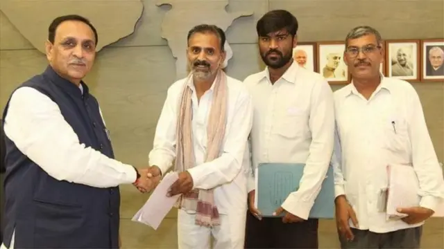 પોતાની માગોને લઈને સરવૈયા પરિવાર મુખ્ય મંત્રી વિજય રૂપાણીને પણ મળ્યો હતો.