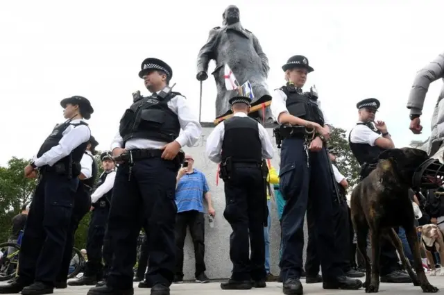 Памятник Черчиллю