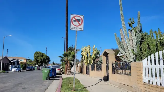 Cartel de prohibido camiones en Wilmington.