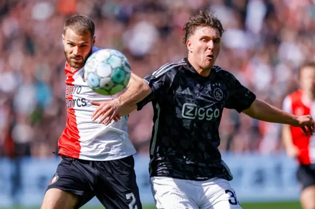 Hollanda Süper Ligi’nde (Eredivisie) Feyenoord-Ajax karşılaşmasının Pazar günü oynanması planlanıyordu.