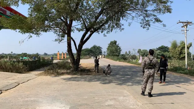 ရေဦးမြို့နယ်အနောက်ခြမ်းမှာ တိုက်တွဲဖြစ် 