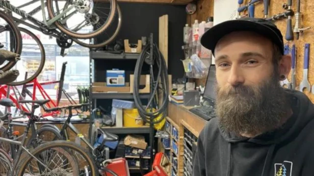 Bike repair pesin