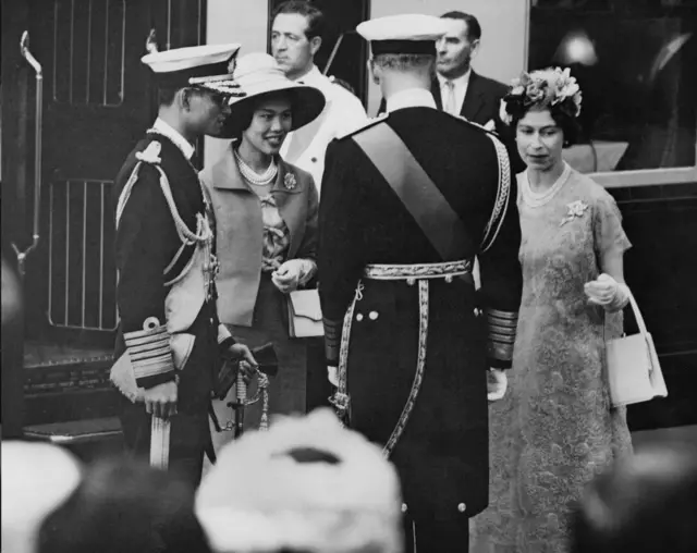 เสด็จประพาส