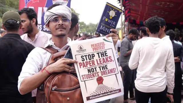 భారత్, కాక్రోచ్ జనతా పార్టీ, రాజకీయాలు, తెలంగాణ, హైదరాబాద్