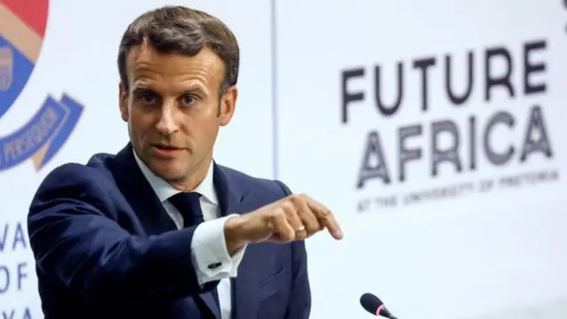 En mai 2021, Emmanuel Macron a déclaré aux dirigeants ouest-africains que les soldats français ne resteront pas "éternellement" au Sahel.