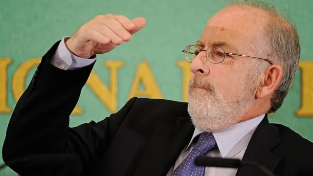 Patrick Honohan, exgobernador del Banco de Irlanda.