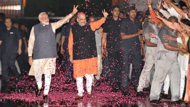 नरेंद्र मोदी