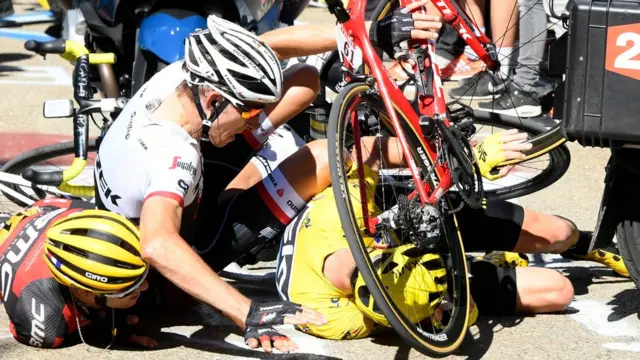 Choque en el Tour
