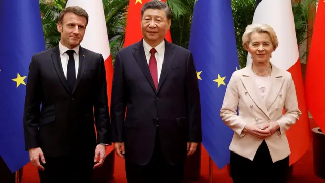 शी जिनपिंग, इमैनुएल मैक्रों और उर्सुला वॉन देर लियेन